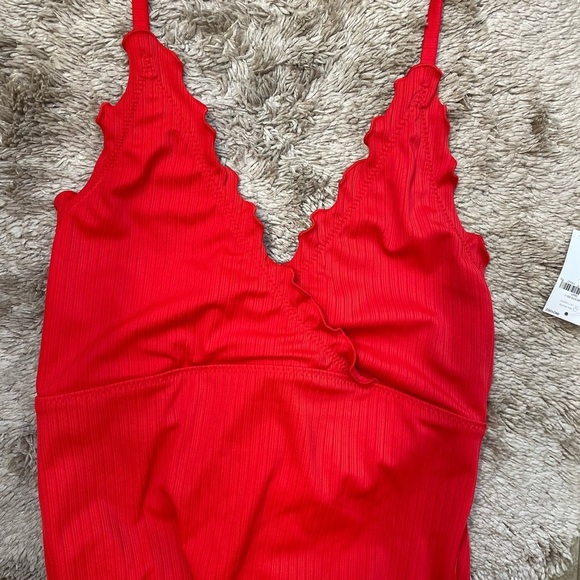 New With Tags Old Navy Red Ruffle Halter One-Piece Swimsuit Ribbed Texture Small - Picture 4 of 7